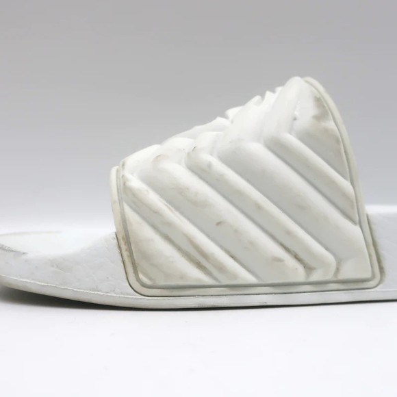Gucci GG Matelasse Rubber Slide Sandals White Size 36 - Picture 8 of 10